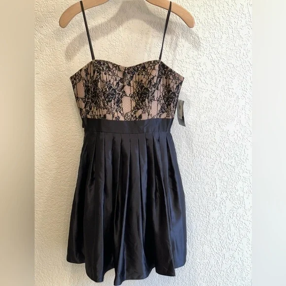 NWT Aidan Mattox Black/Nude Strapless Party Prom Cocktail Dress Size 6 - Picture 3 of 7